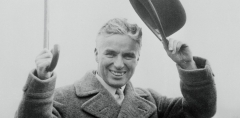 9953562-charlie-chaplin-etait-aussi-un-ecrivain-de-gauche.jpg